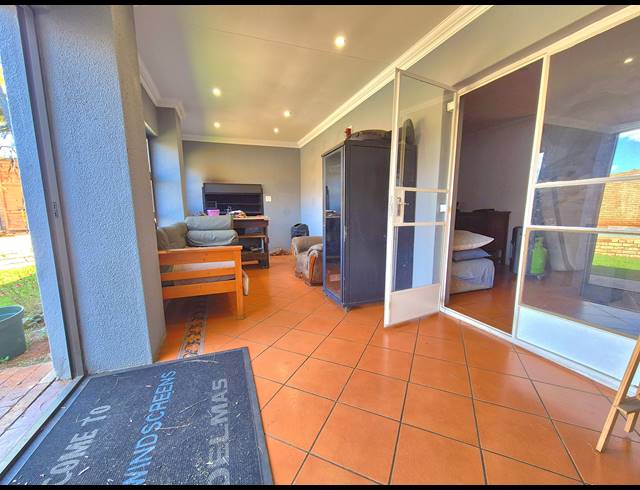 5 BEDROOM HOUSE FOR SALE IN BRENTHURST
